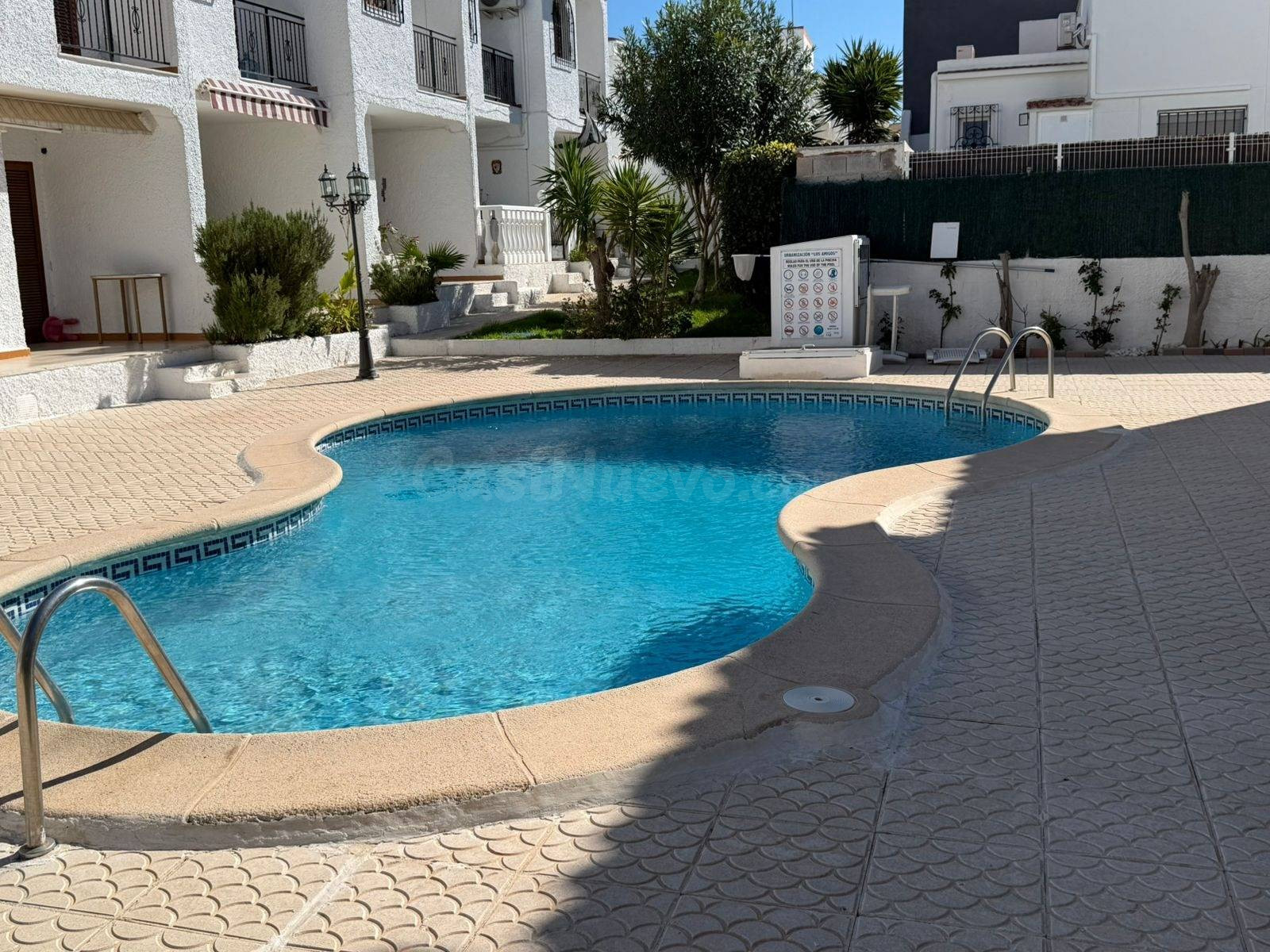 CASA BAJA-TIPO ADOSADO-NUEVA TORREVIEJA-PLAYA LA CURA - foto 4