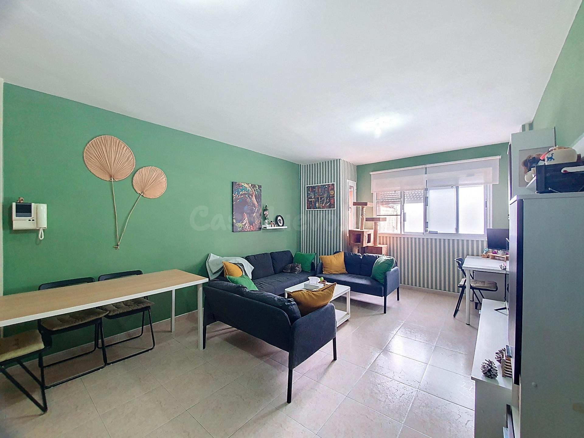 Acogedor Piso en Los Tarahales, Las Palmas de Gran Canaria por €225,000