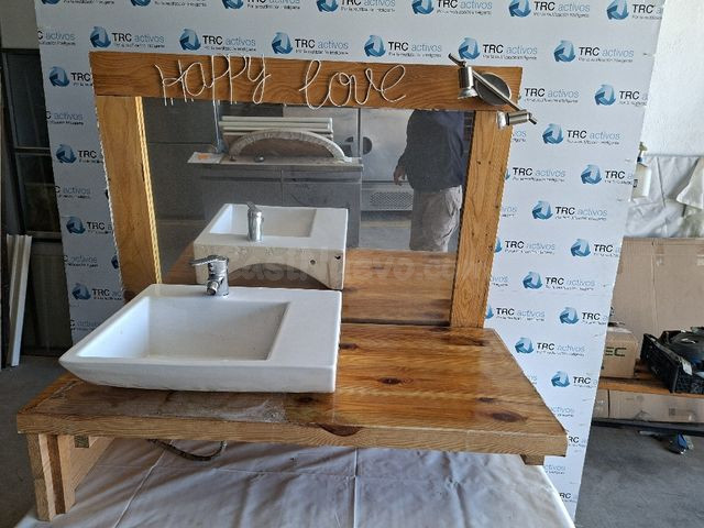 Conjunto lavabo y espejo madera