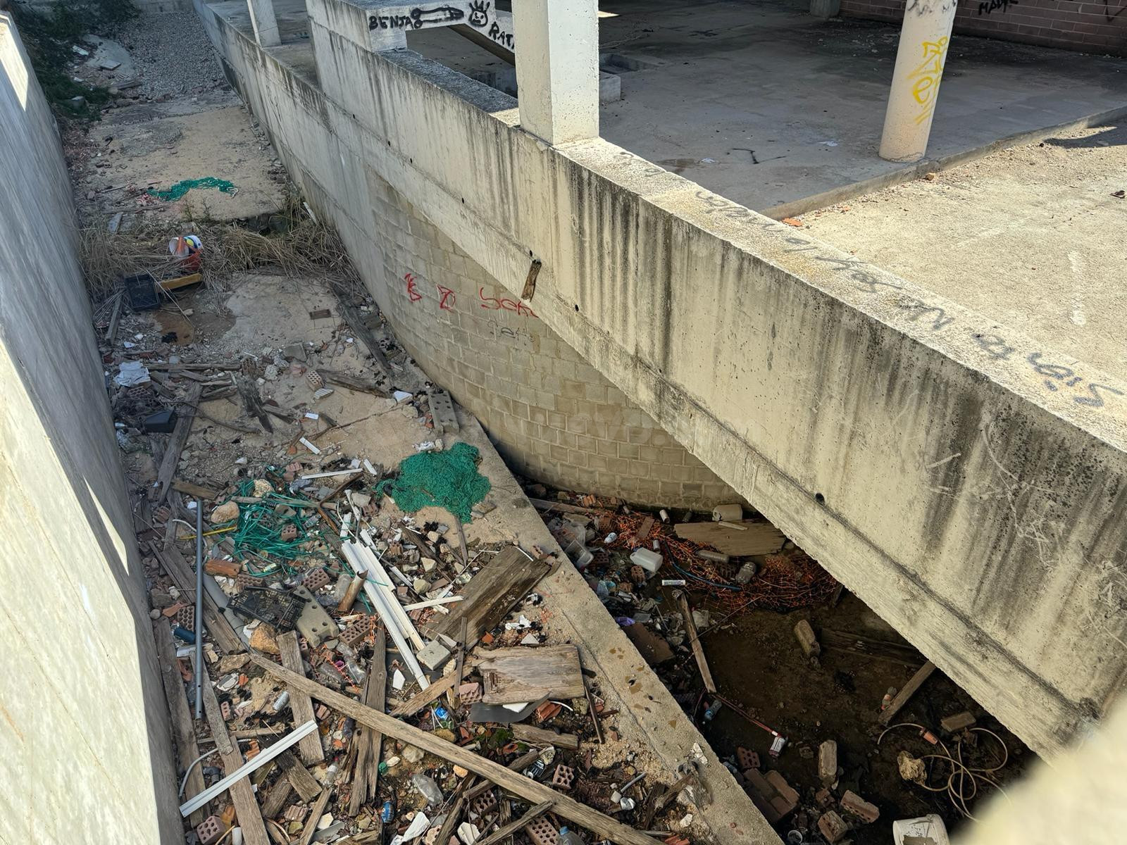 EDIFICIO EN CONSTRUCCIÓN EN EL VENDRELL - foto 2