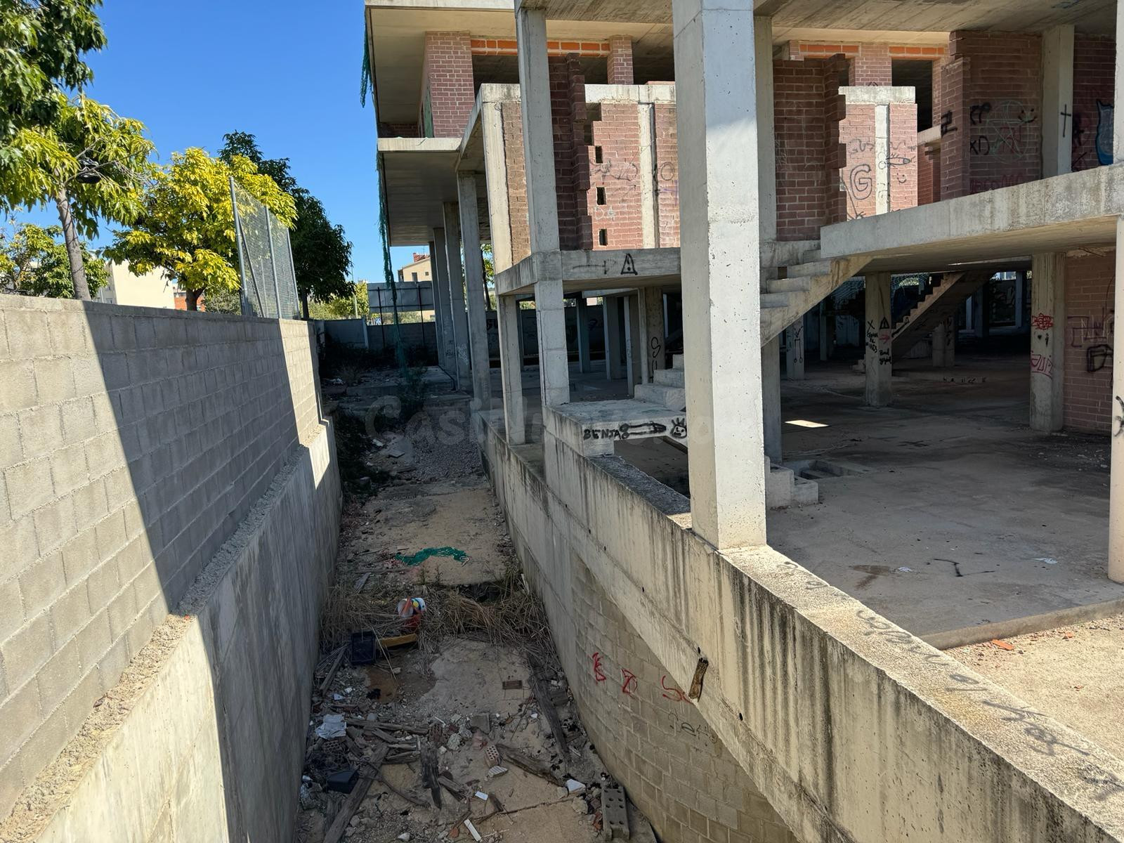 EDIFICIO EN CONSTRUCCIÓN EN EL VENDRELL - foto 3