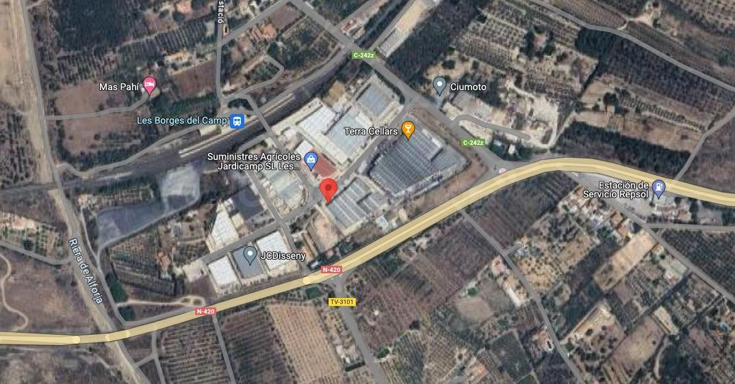 COMPLE DE NAVES INDUSTRIAL EN LES BORGES DEL CAMP
