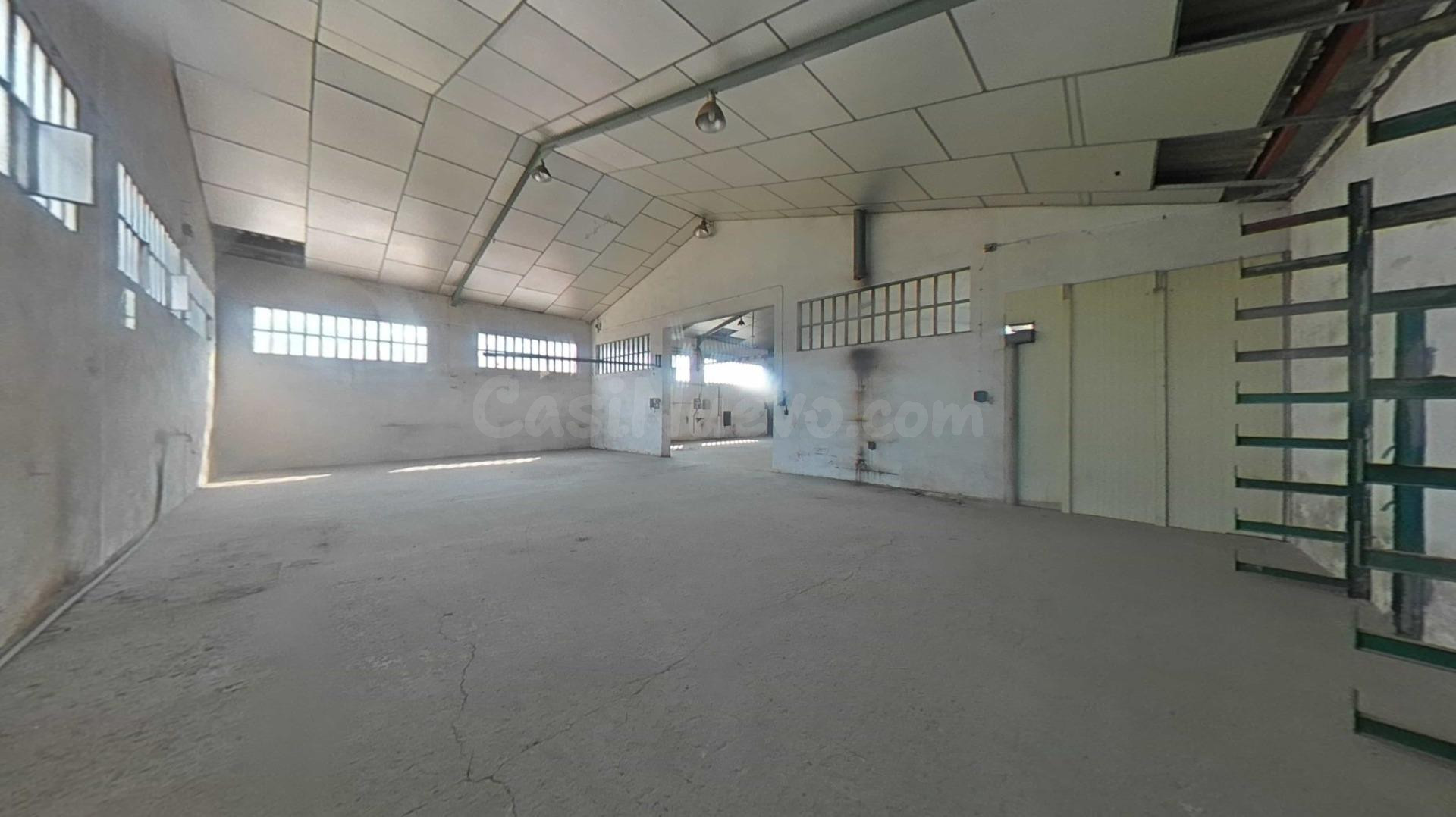 NAVE EN PUIGPELAT