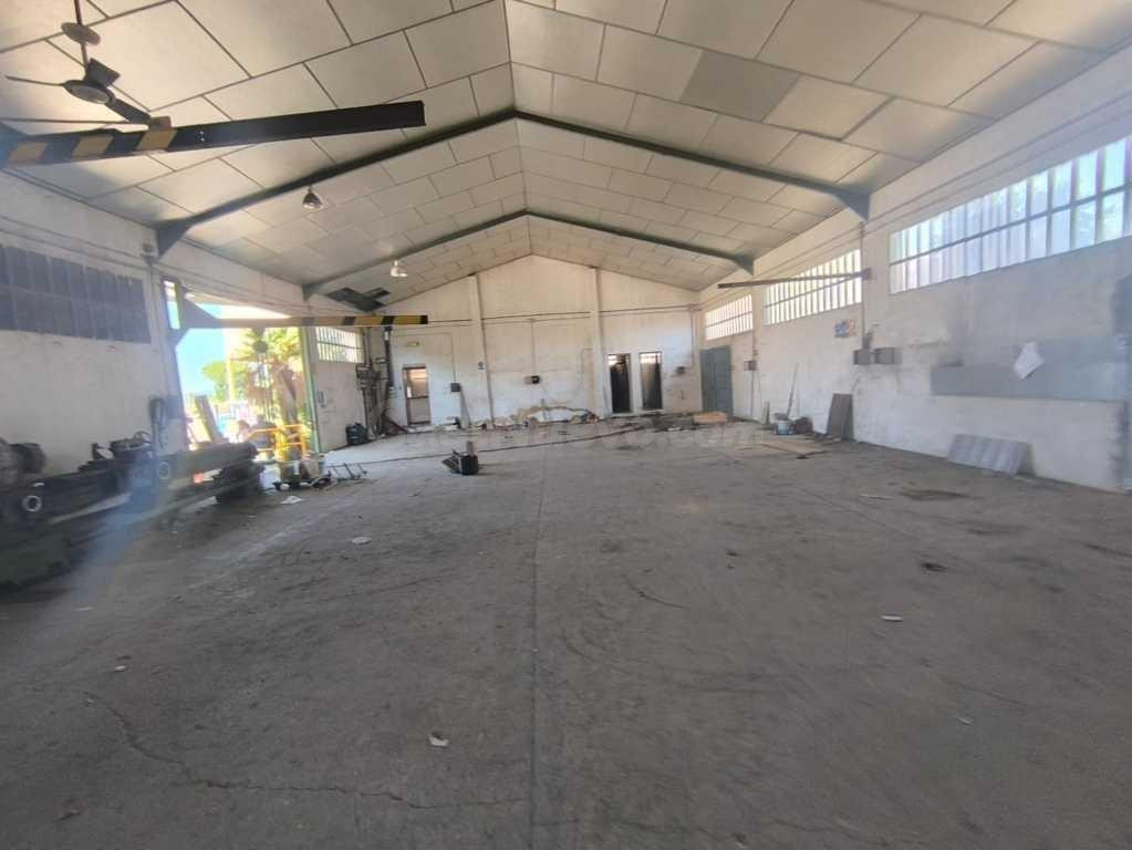 NAVE EN PUIGPELAT - foto 2