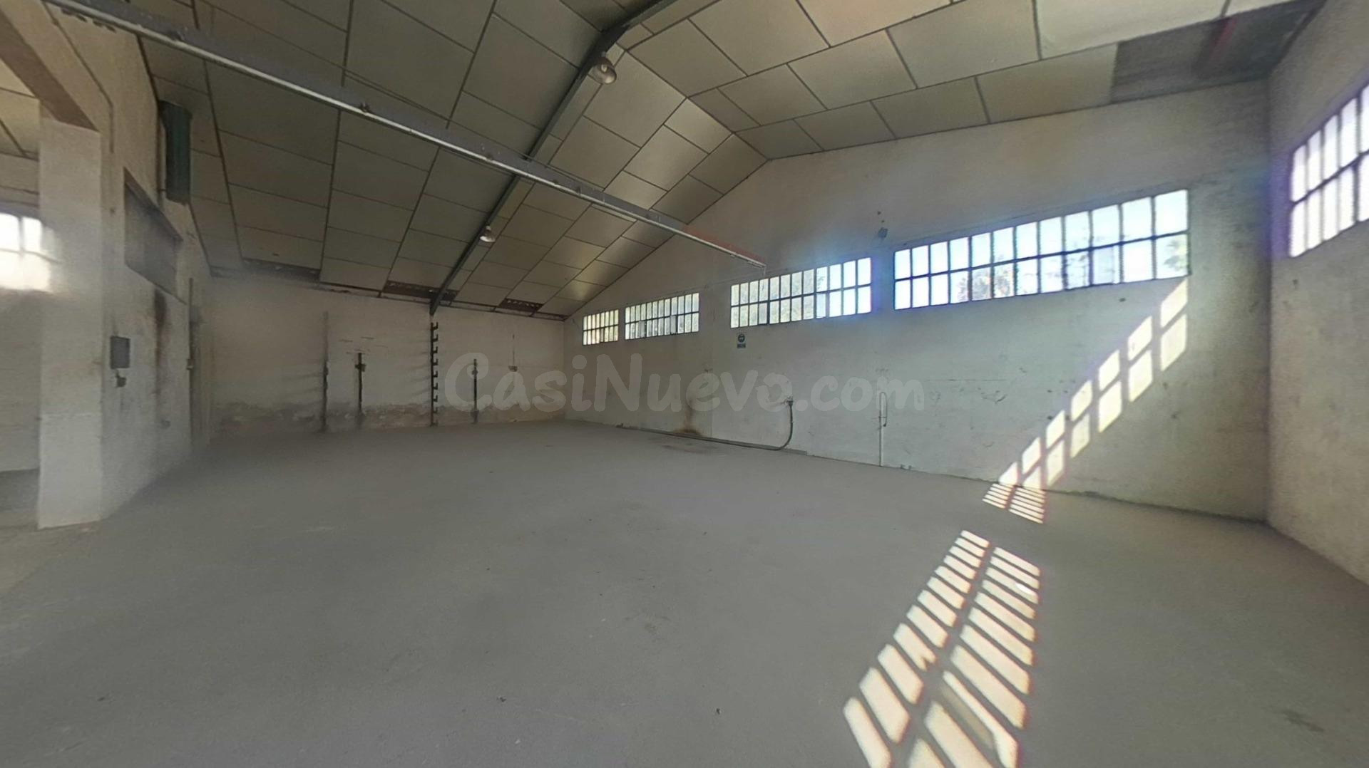 NAVE EN PUIGPELAT - foto 3