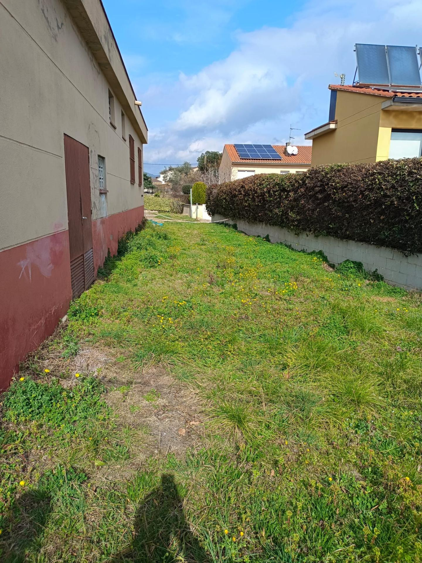 ¡OPORTUNIDAD DE INVERSIÓN! NAVE Y VIVIENDA EN GIRONA - foto 3