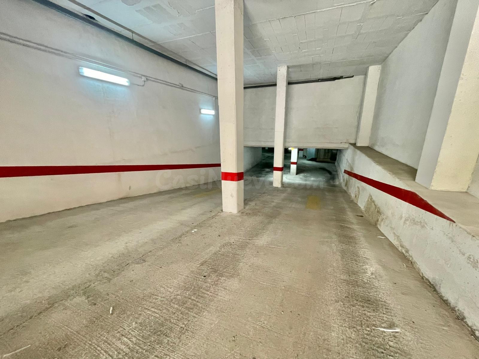 Amplia Plaza de Parking en Ubicación Estratégica - foto 4