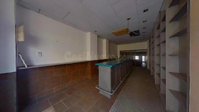 Local comercial en venta en el centro de Cubelles (Barcelona - foto 3