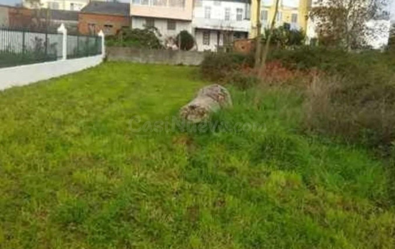 CONJUNTO DE 3 FINCAS EN RUA REVISTA RONSEL EN LUGO