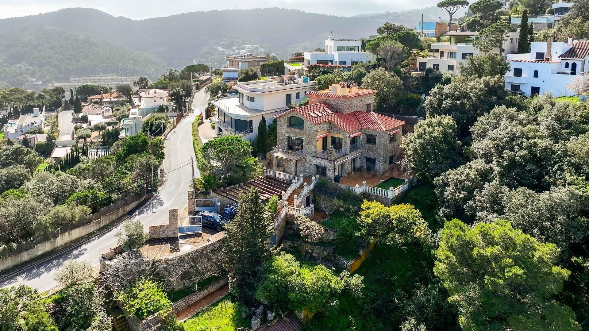 Exclusiva villa en Sa Riera, Begur, con vistas panorámicas a