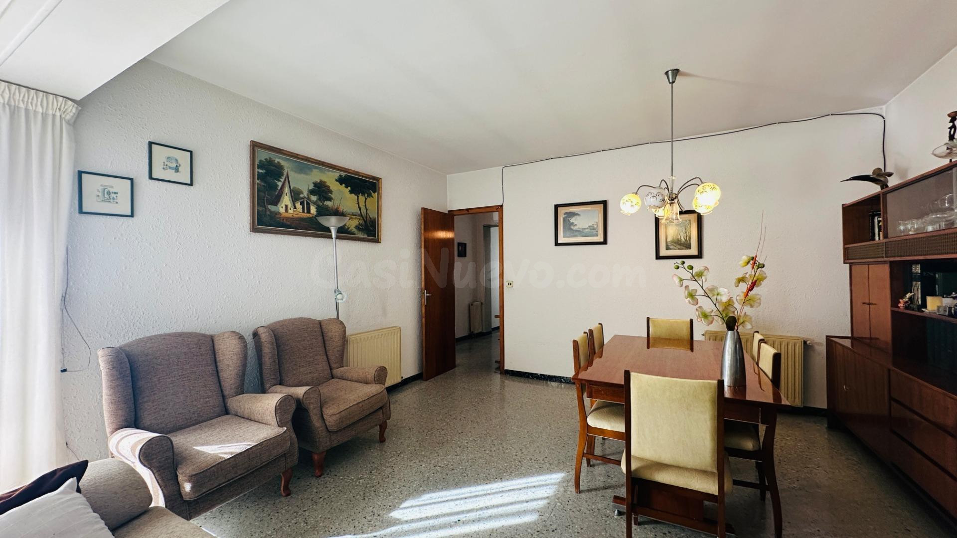Casa con almacén