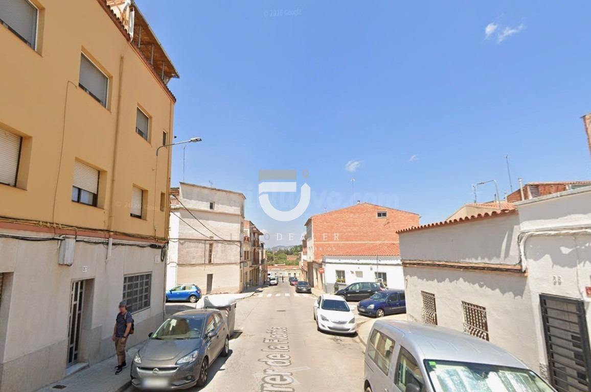 Piso okupado en Manresa (Barcelona) - foto 3