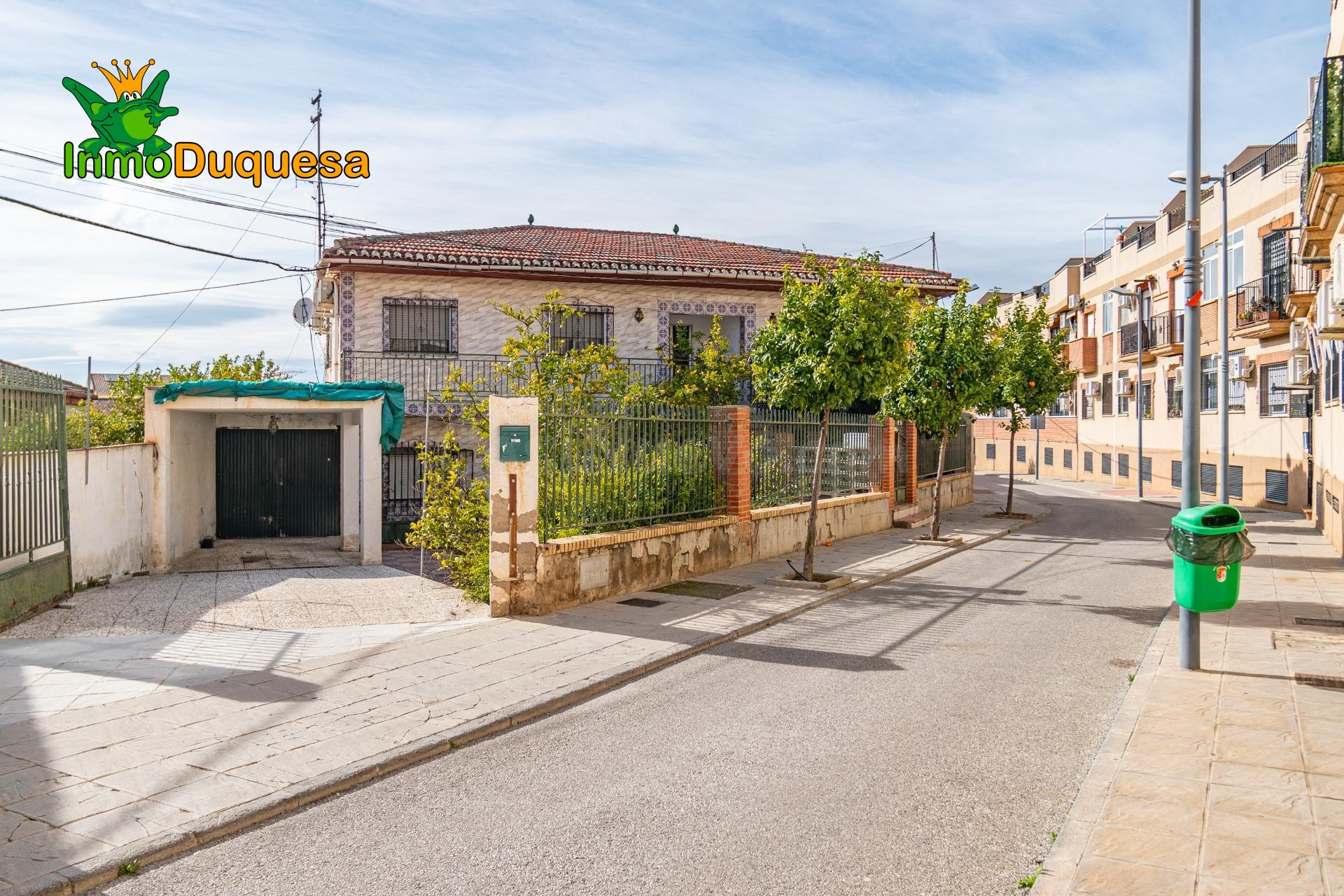 GRAN VIVIENDA SOBRE SOLAR DE 781 M.