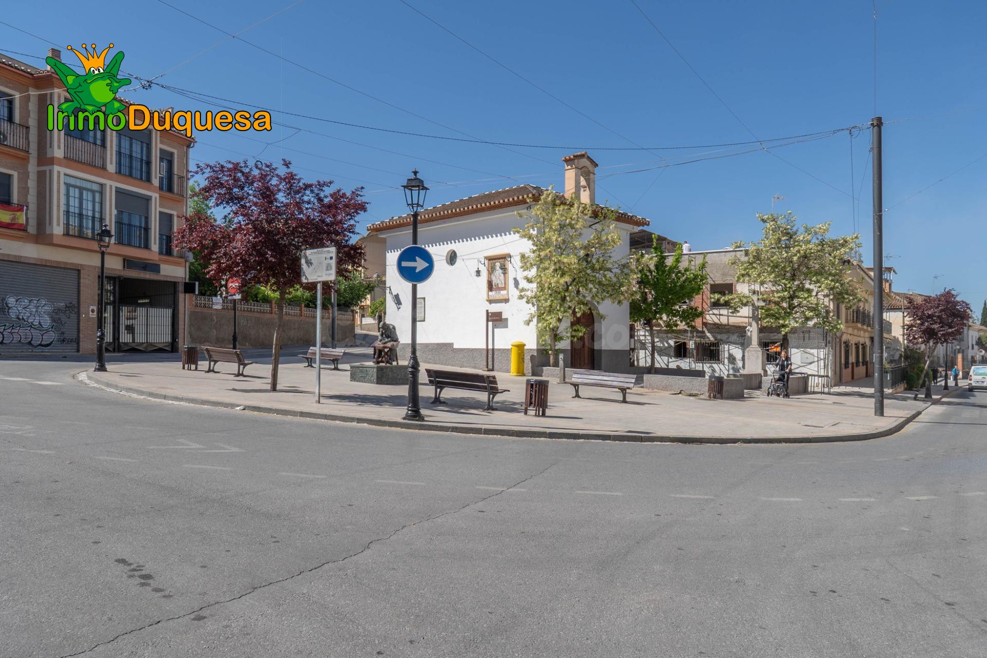 Casa para REFORMAR en el CENTRO de La Zubia - foto 3