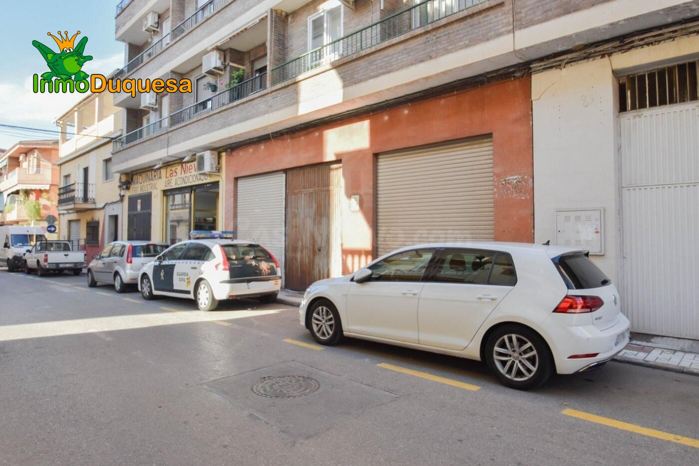 Local en bruto situado junto a la Avenida principal. Maracen - foto 4