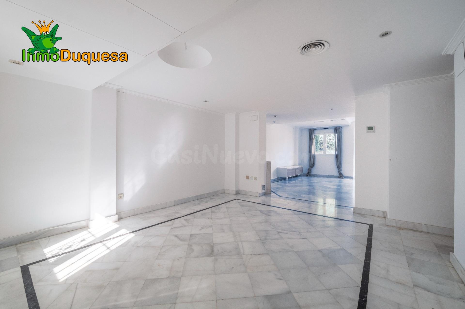 Casa pareada en "Urb. El Serrallo" con 5 dorm. - foto 3
