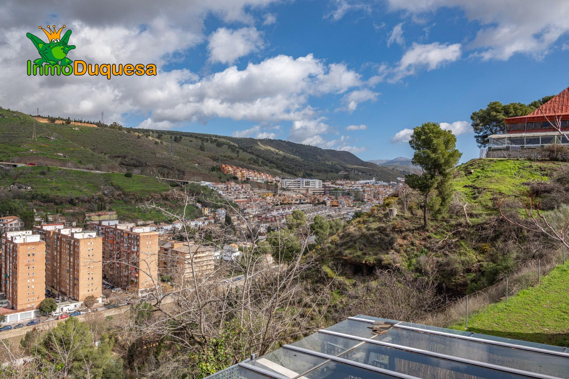 Casa pareada en "Urb. El Serrallo" con 5 dorm. - foto 4