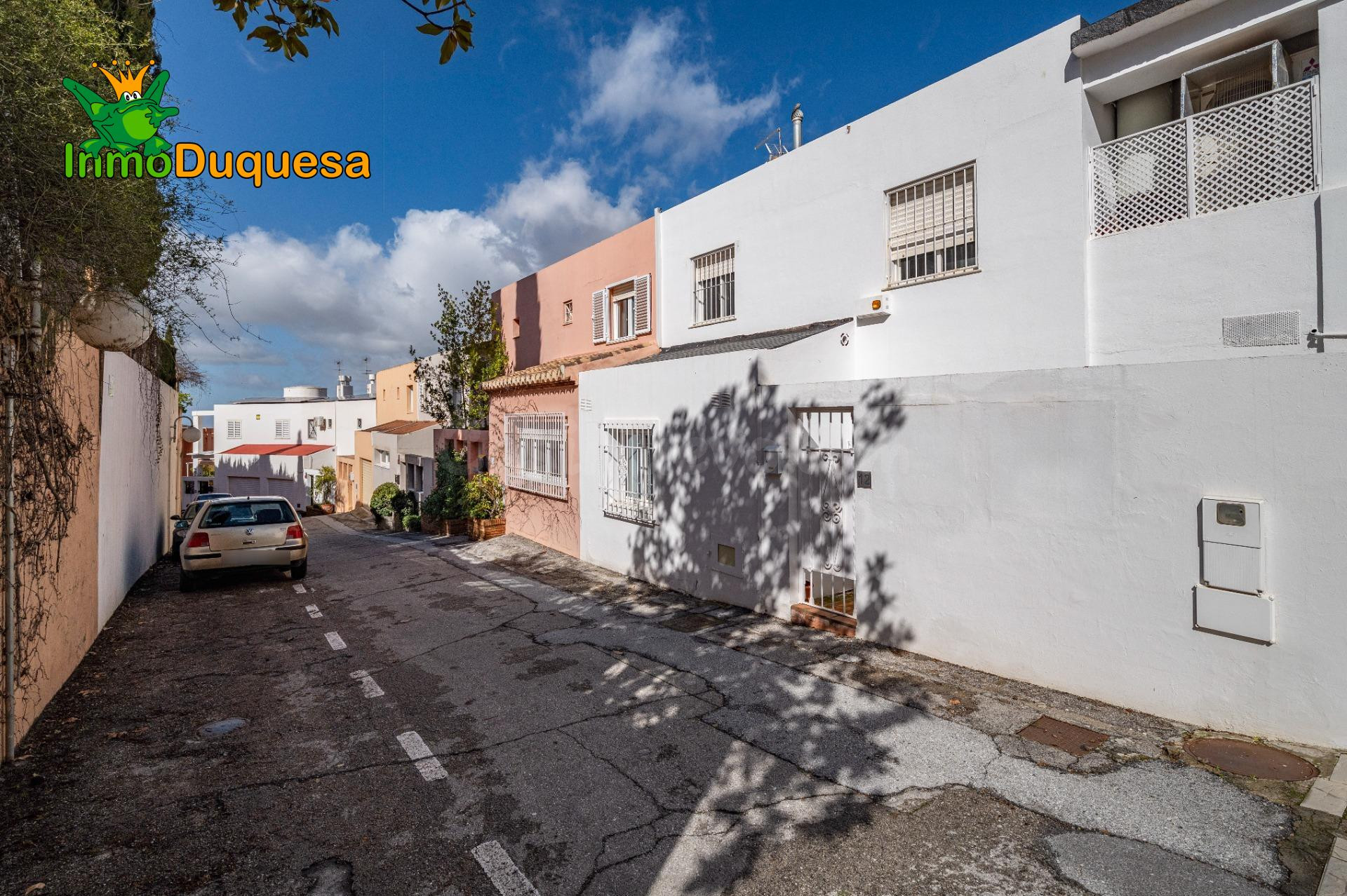 Casa pareada en "Urb. El Serrallo" con 5 dorm. - foto 5