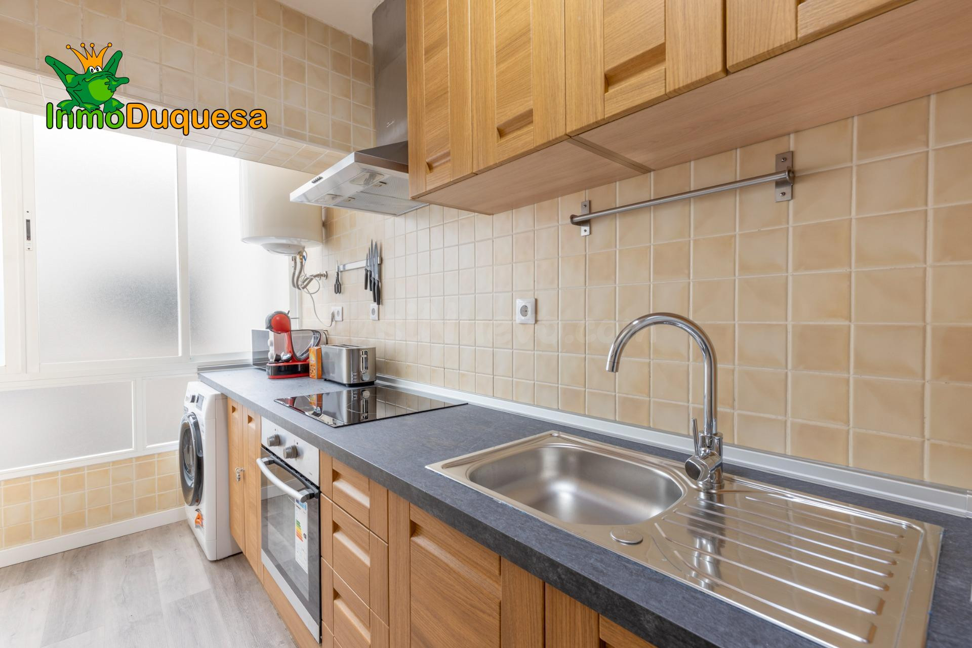 Piso de 2 dorm. con licencia turística en pleno centro de Gr - foto 4