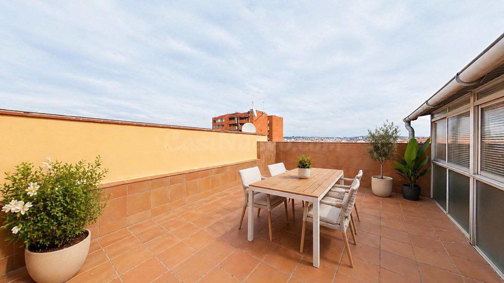 Àtic amb espectacular terrassa de 40 m2 a Can Gili