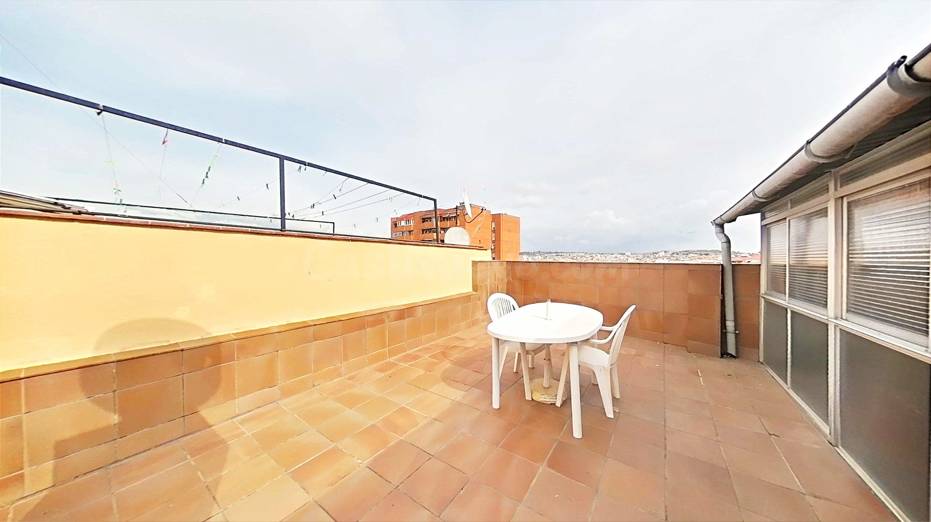 Àtic amb espectacular terrassa de 40 m2 a Can Gili - foto 2