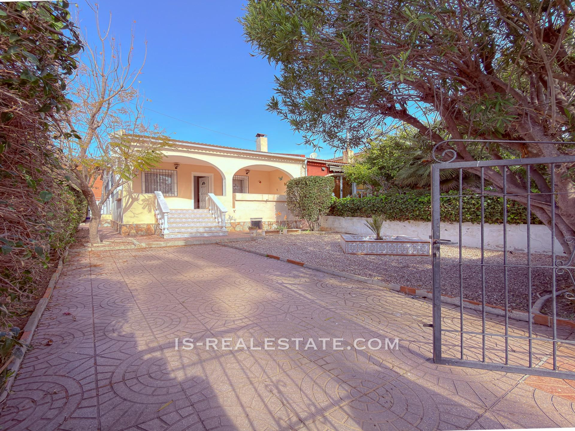 Oportunidad! Fantastico chalet con 410 metros de parcela y p