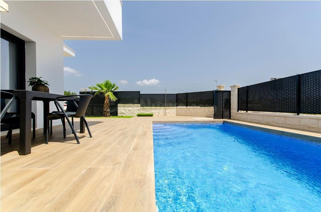 ¡OPORTUNIDAD! ¡INCREÍBLE VILLA EN VISTABELLA GOLF! - foto 3