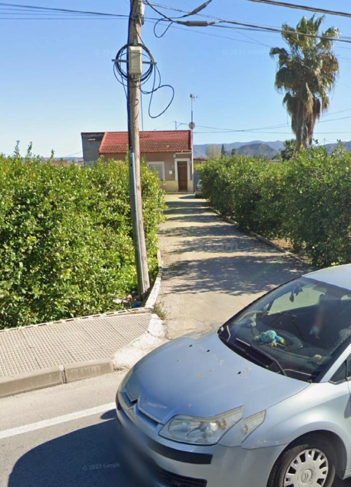Parcela urbana en la huerta de Alquerías