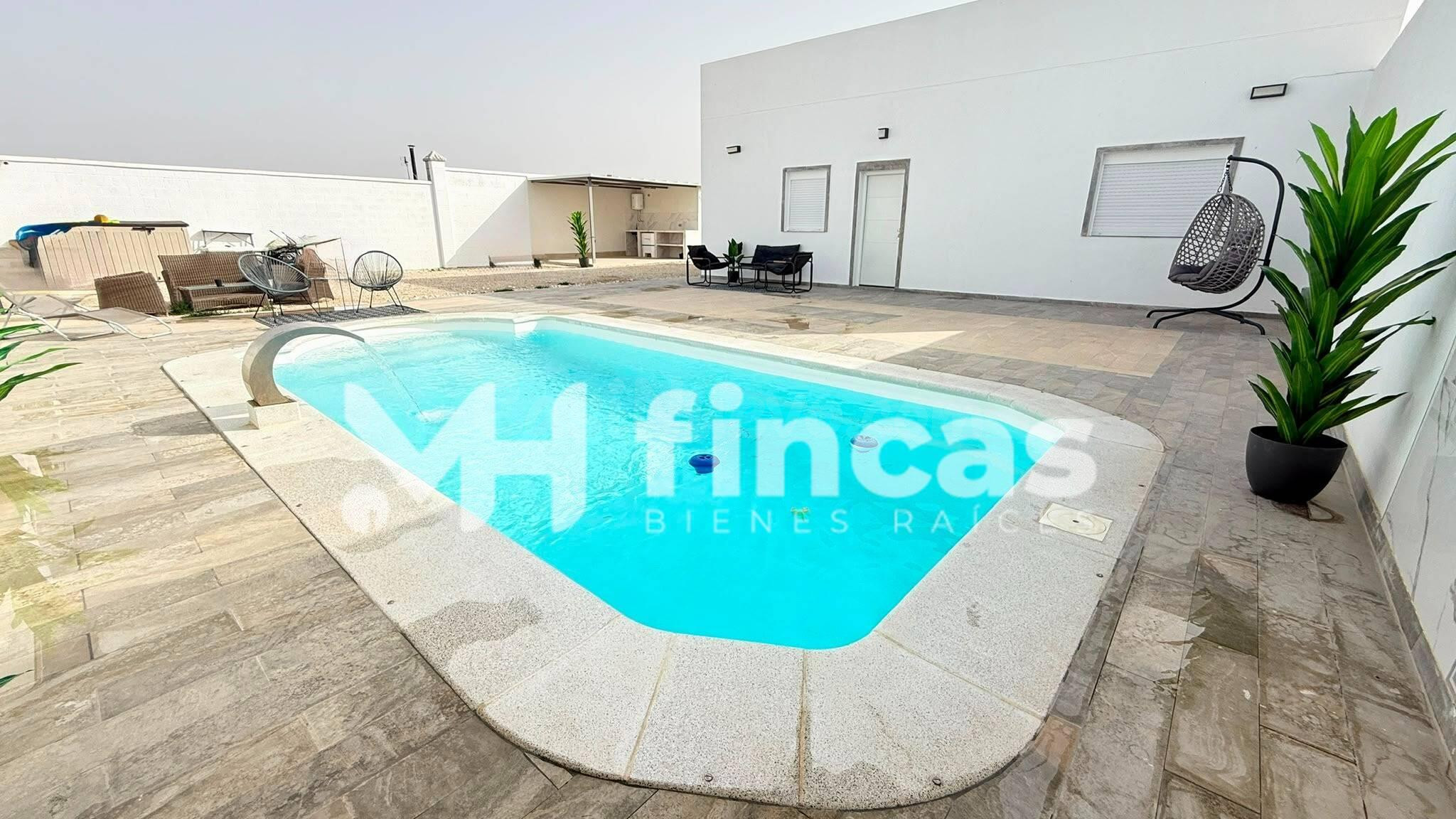 Chalet de obra nueva con piscina, cocina exterior, cenador y - foto 3