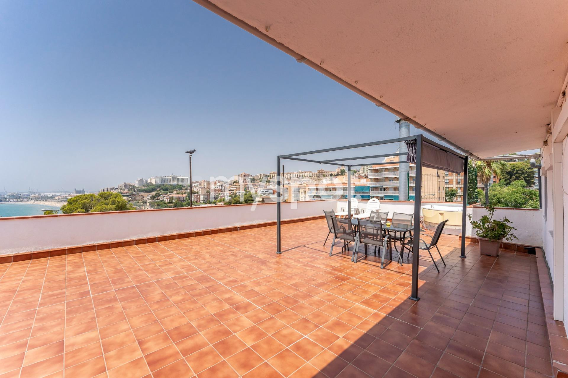 Seis apartamentos con licencia turística frente al mar - foto 2