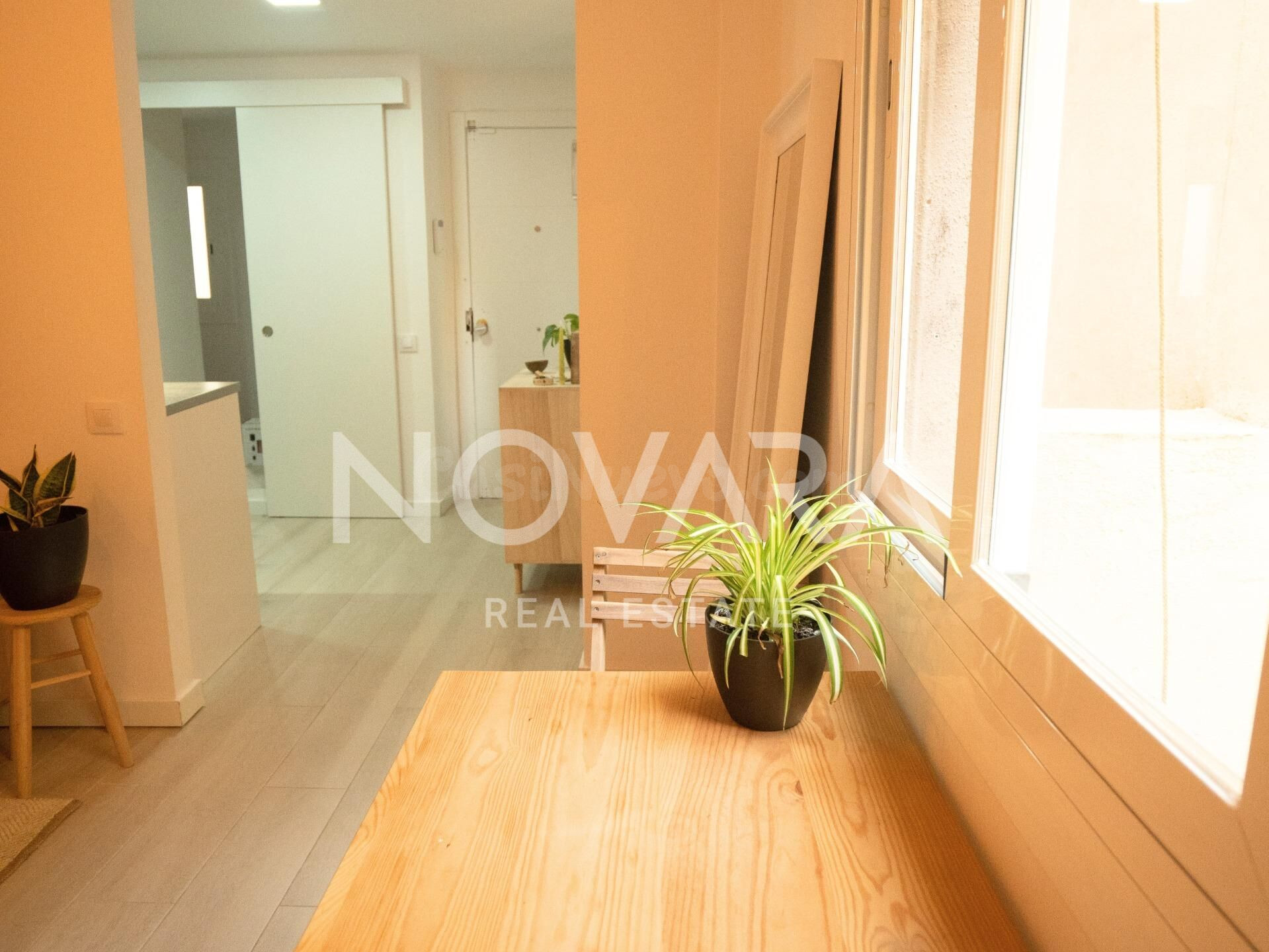 Piso reformado y luminoso en venta en El Raval, Barcelona - foto 2