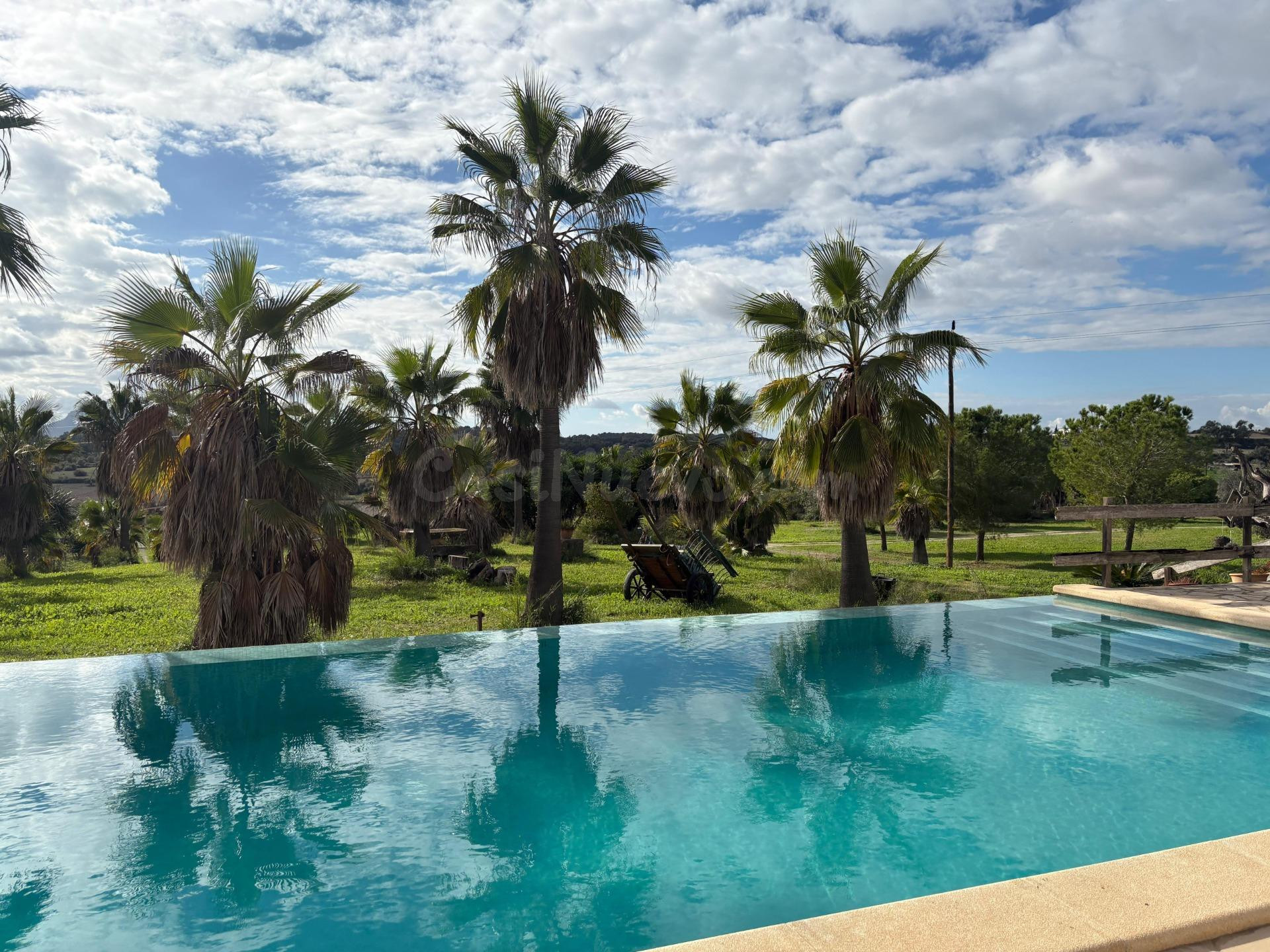 ALQUILER OPCIÓN A COMPRA: Excepcional Finca Rústica con Pisc