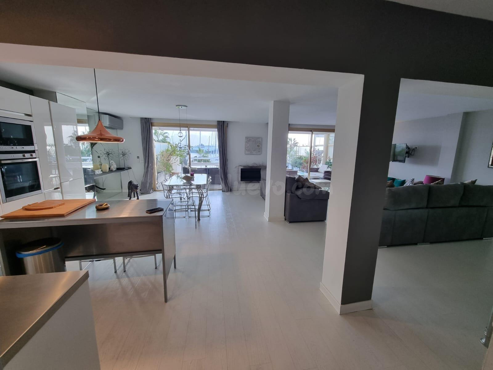 Impresionante Apartamento de Diseño Alquiler Temporada hasta 8 meses Paseo Marítimo primera línea de mar - foto 5