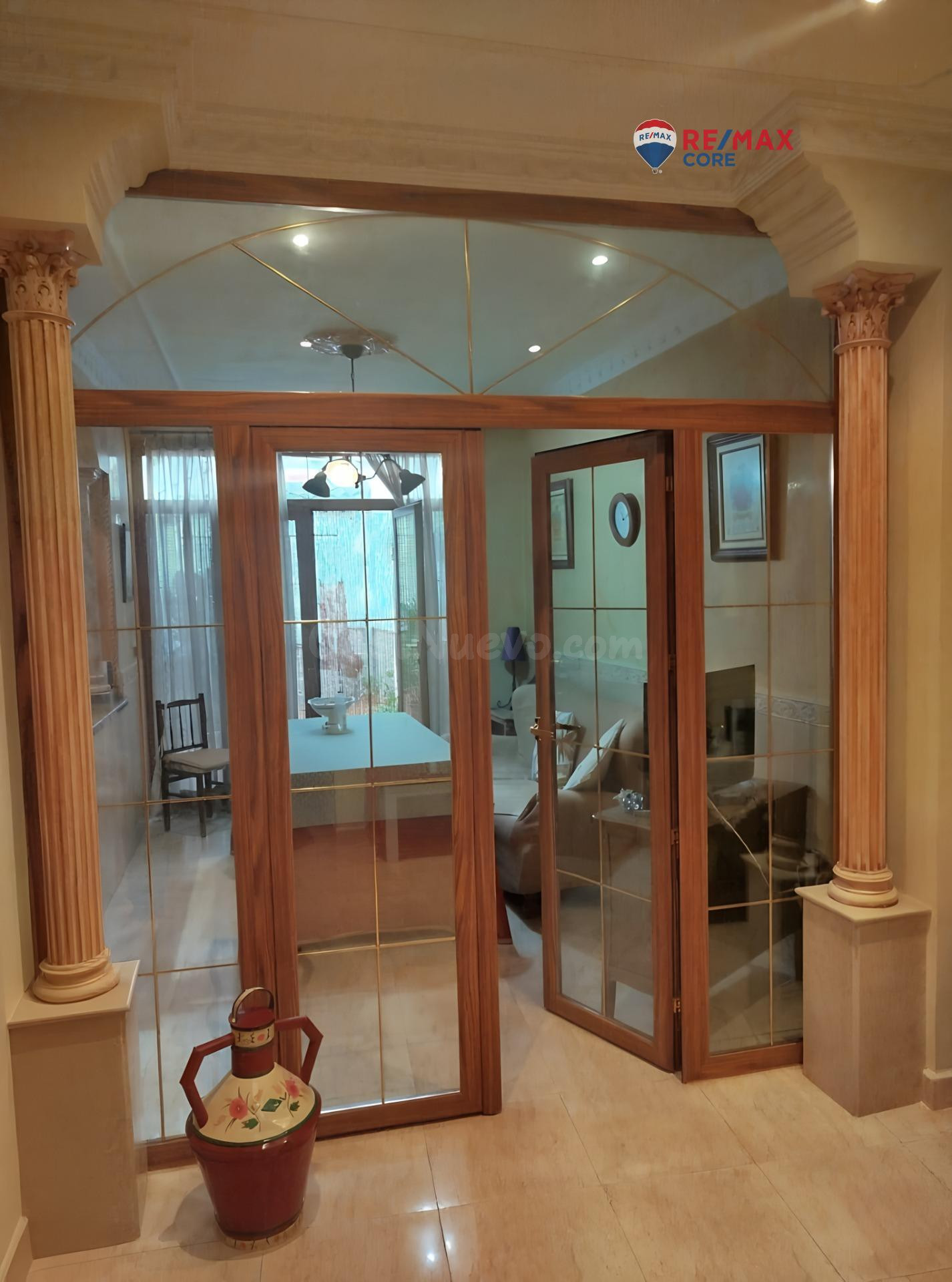 Magnifica Casa de Dos Plantas con Patio Privado