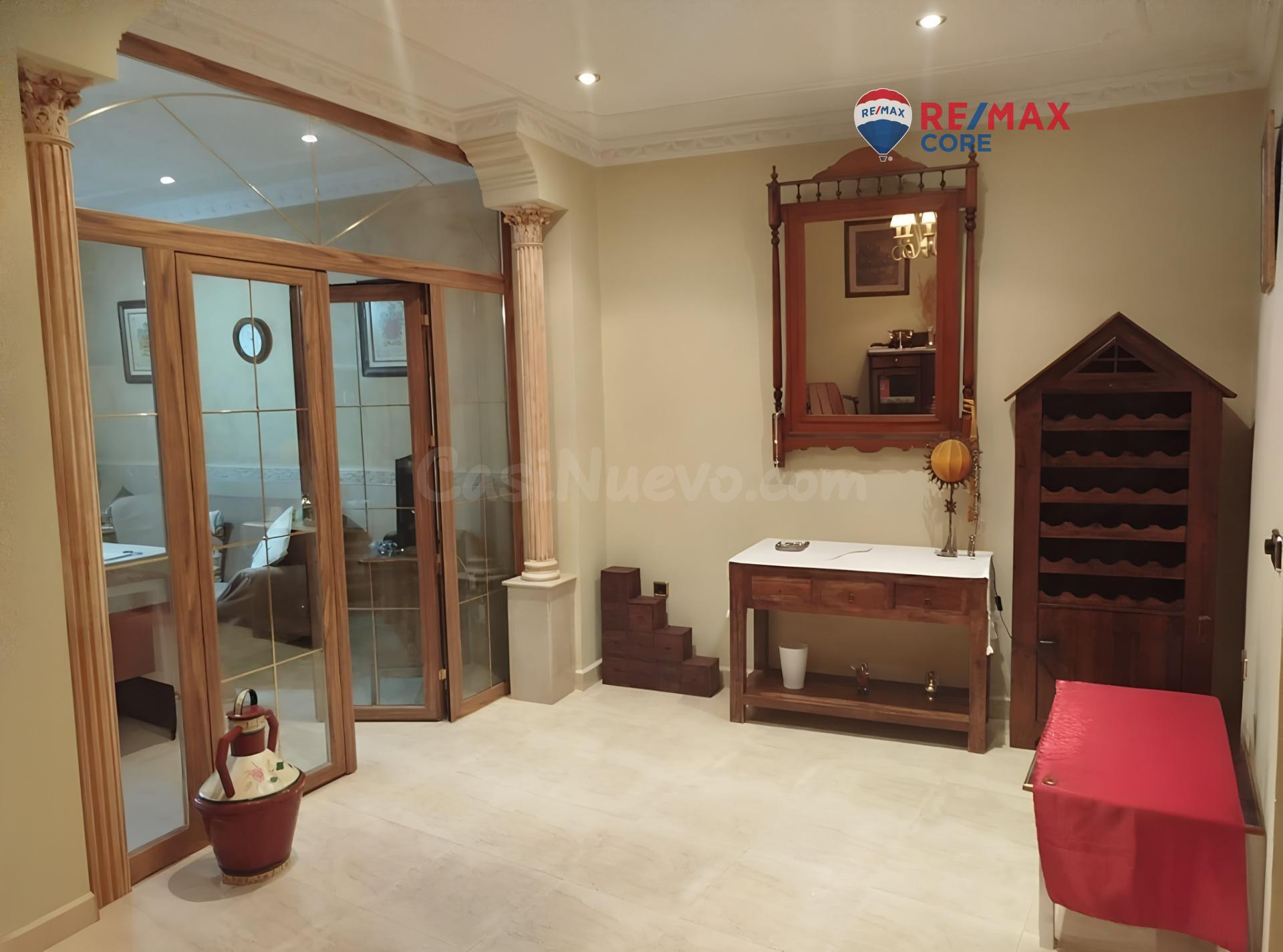 Magnifica Casa de Dos Plantas con Patio Privado - foto 2
