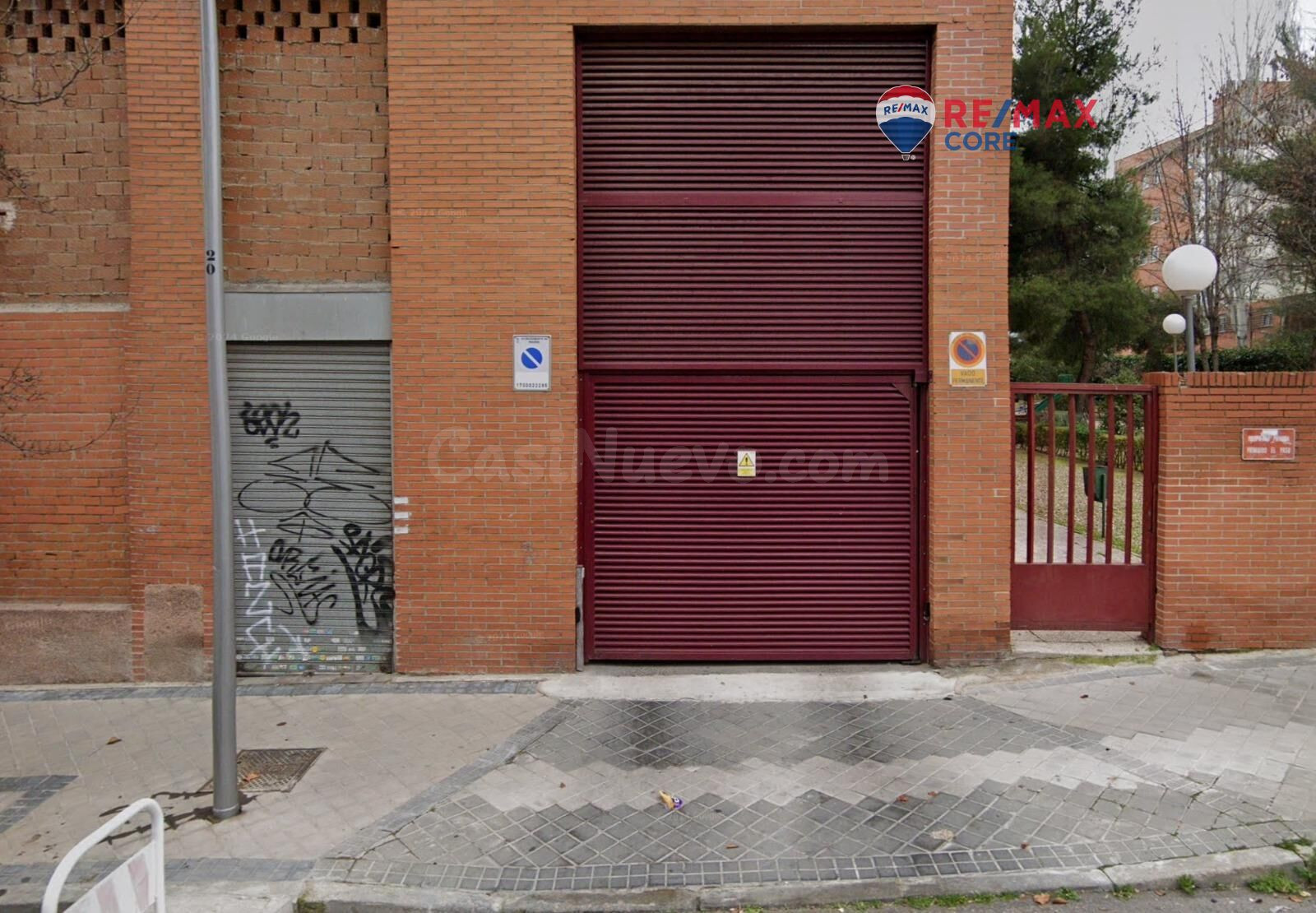 Amplio Garaje en Los Rosales, Madrid - Oportunidad Única - foto 2
