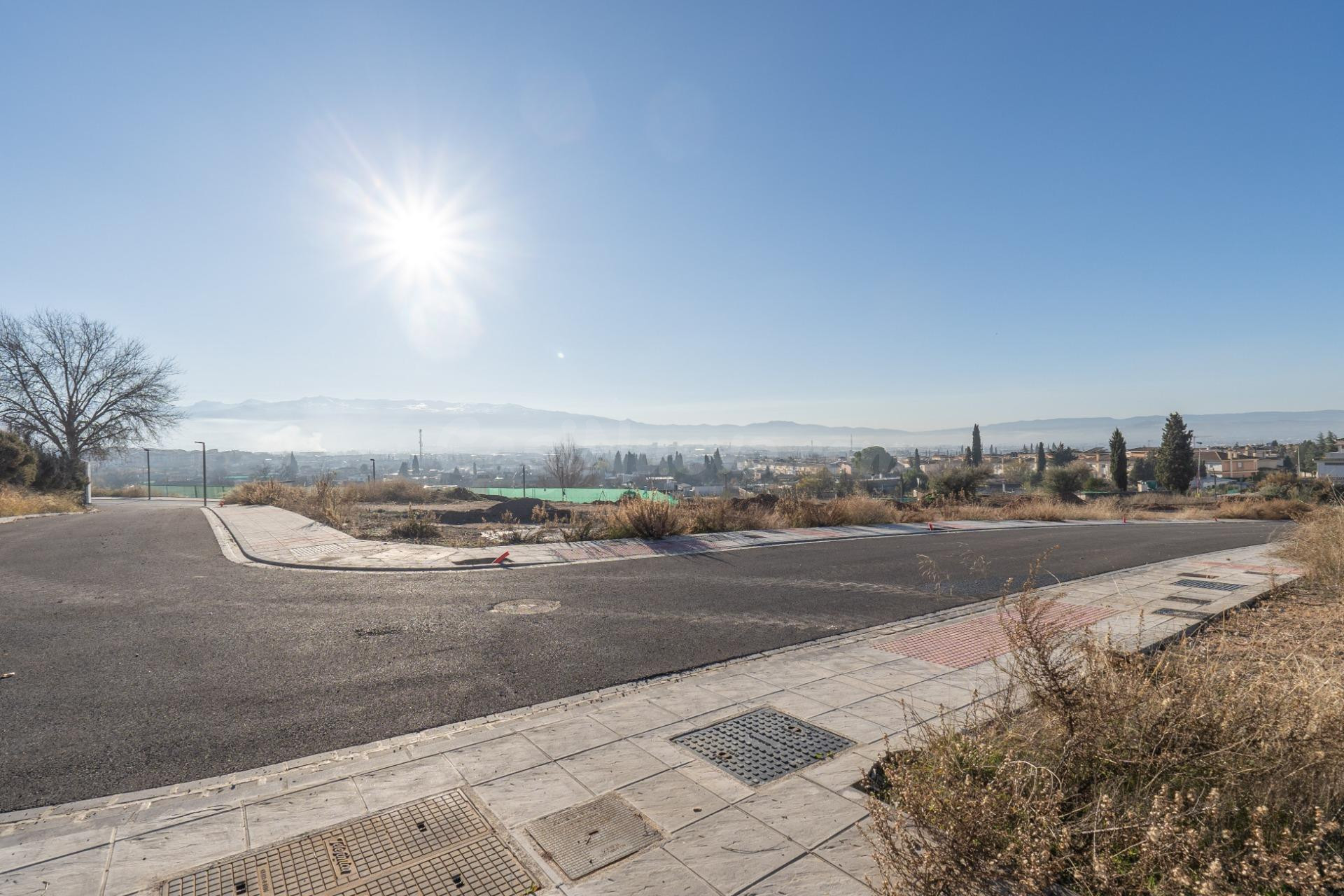 Parcela urbana de 2.918 m2 en Monteluz para construir hasta 