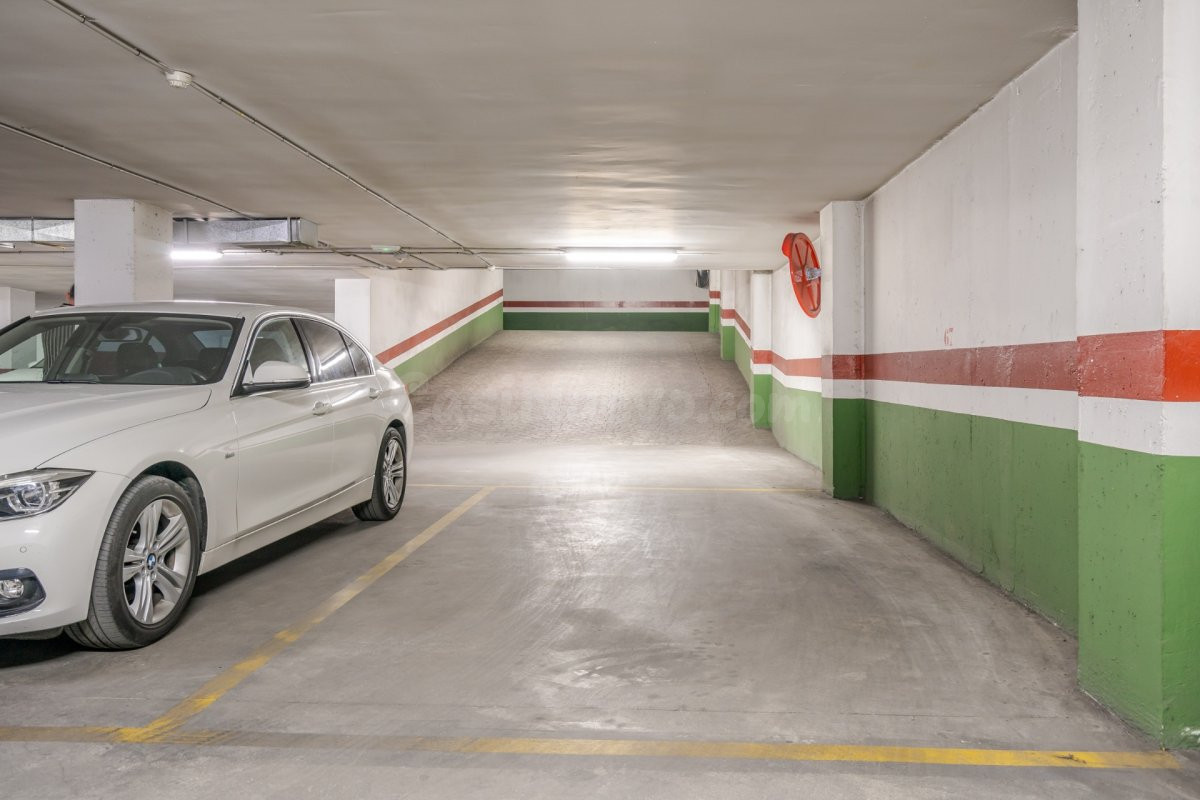 SE VENDEN 2 PLAZAS DE GARAJE. ZONA FORUM. 46.000 EUROS. - foto 3