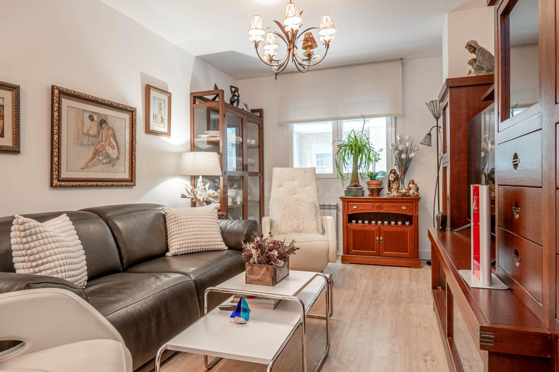Piso boutique para entrar a vivir de 3 dormitorios y 2 baños junto a Parque Arabial