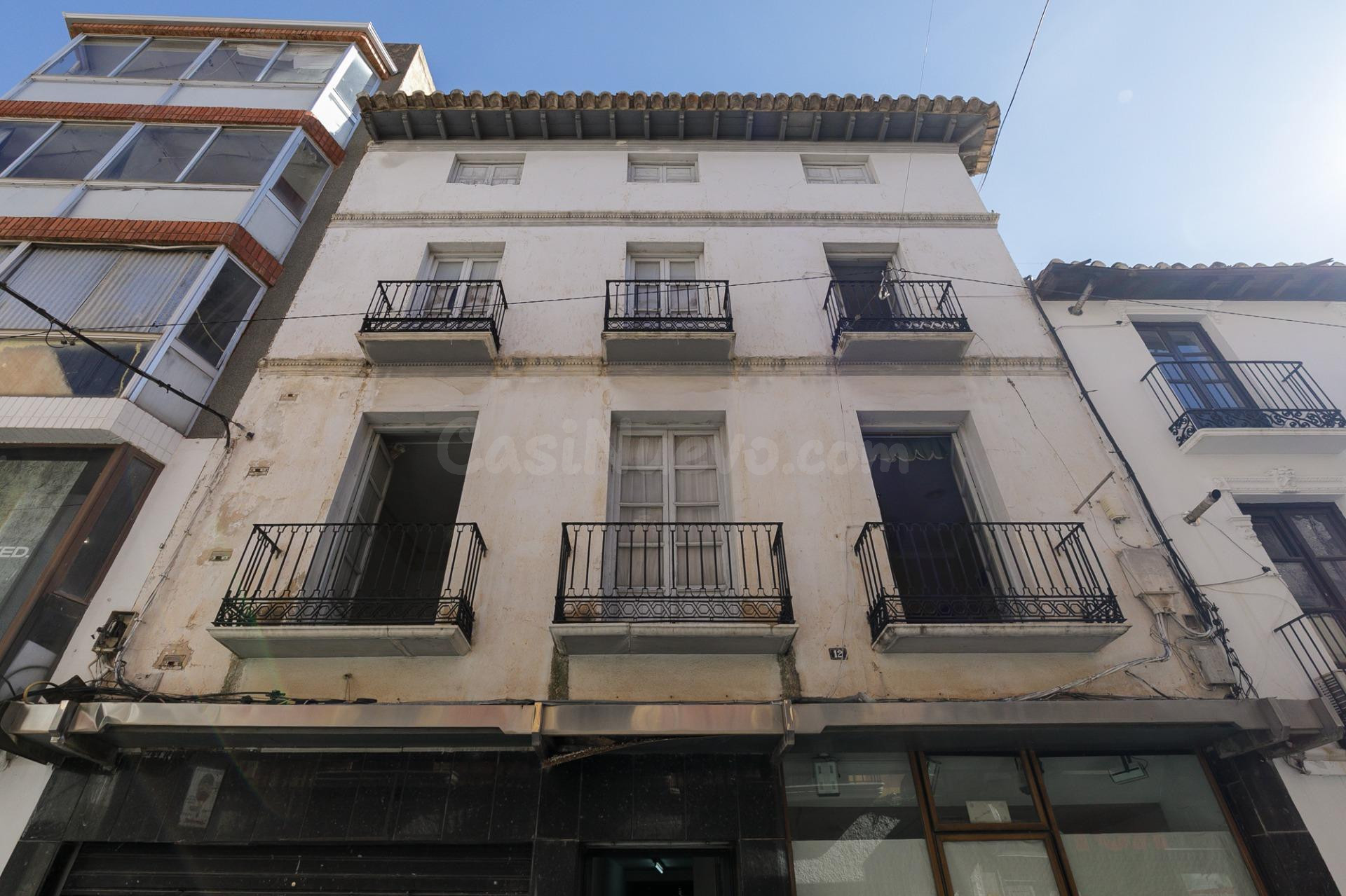 Venta de Edificio en Baza - foto 2