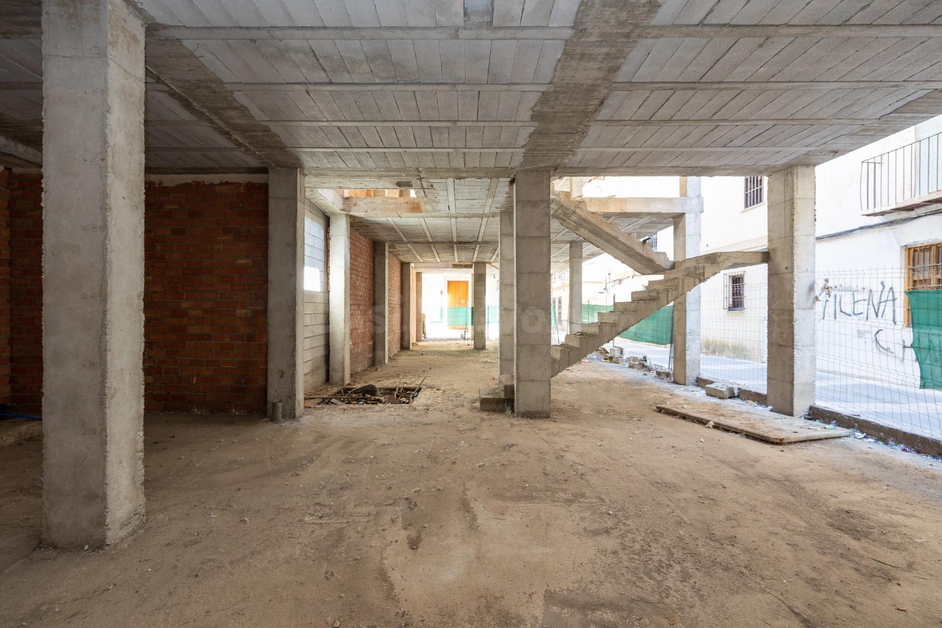 SOLAR DE 178 m2 CON ESTRUCTURA (358METROS CONSTRUIDOS) + PRO - foto 3