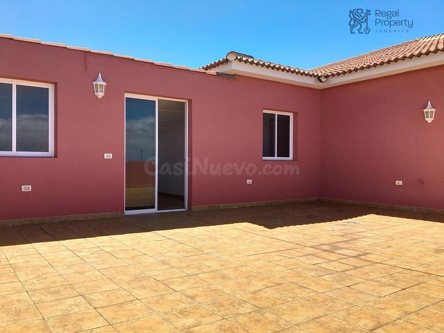 VENTA ÁTICO CON GRAN TERRAZA CON PLAZA DE GARAJE, EN PUERTO  - foto 2