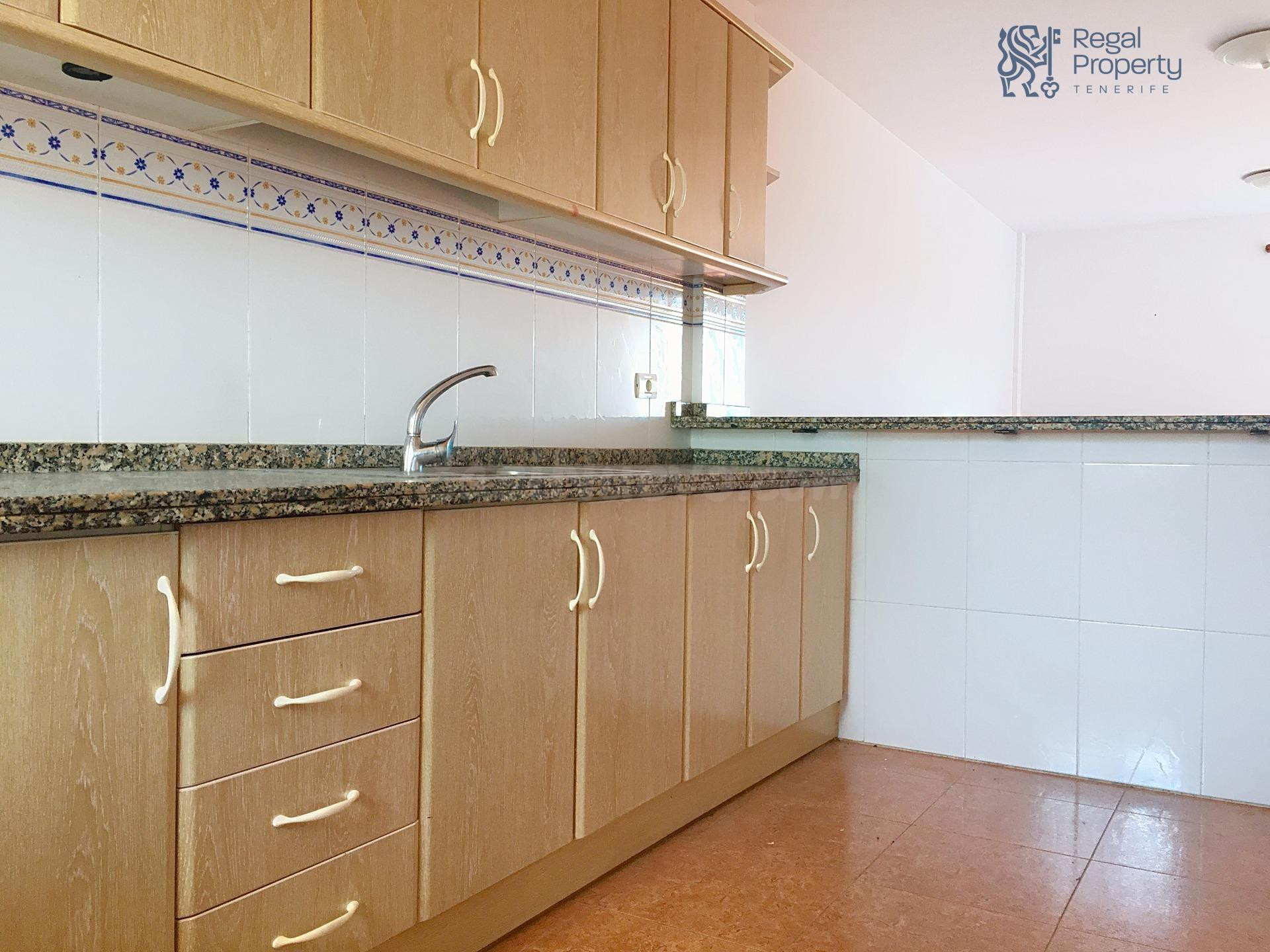 VENTA ÁTICO CON GRAN TERRAZA CON PLAZA DE GARAJE, EN PUERTO  - foto 5