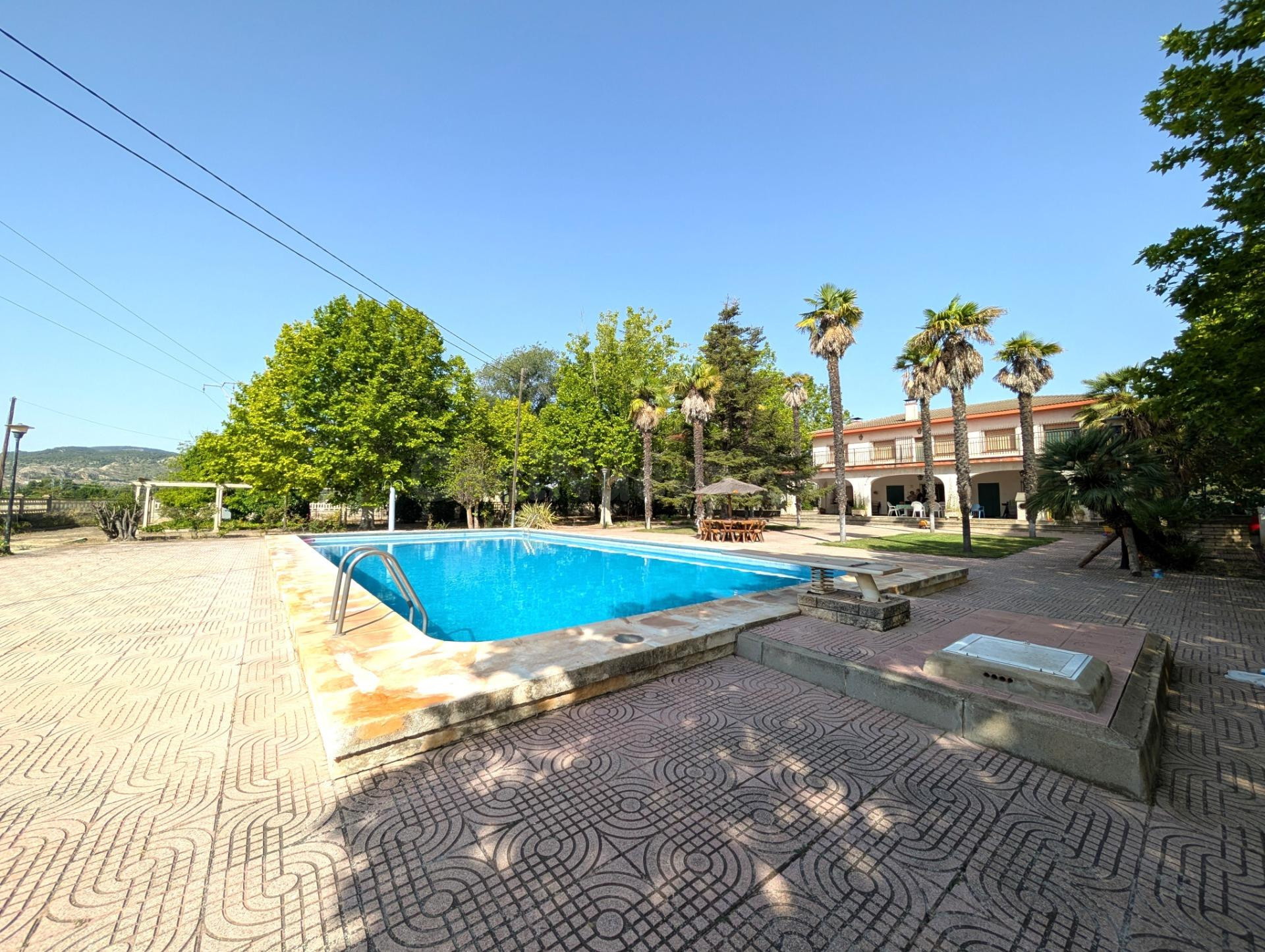 Magnífica finca rústica en Onil a tan solo 35 kilómetros de 