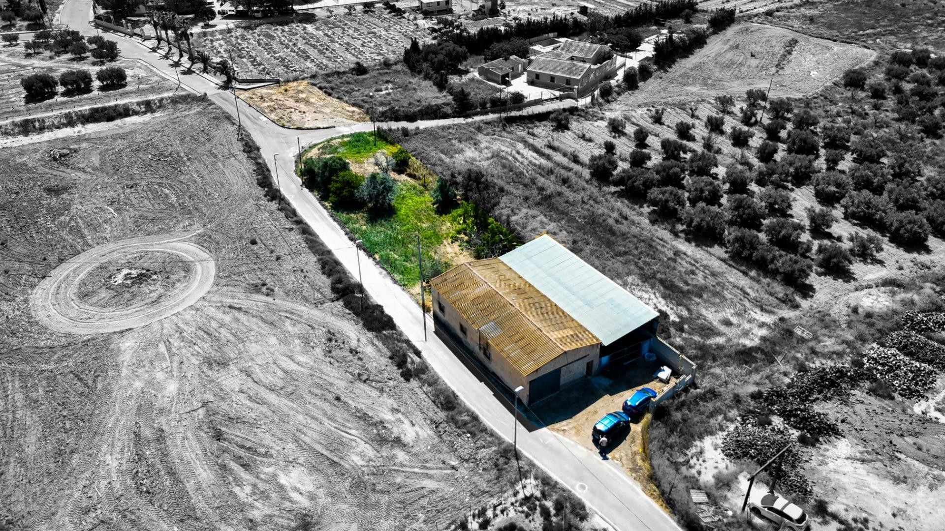 Nave con terreno en La Tercia - foto 3