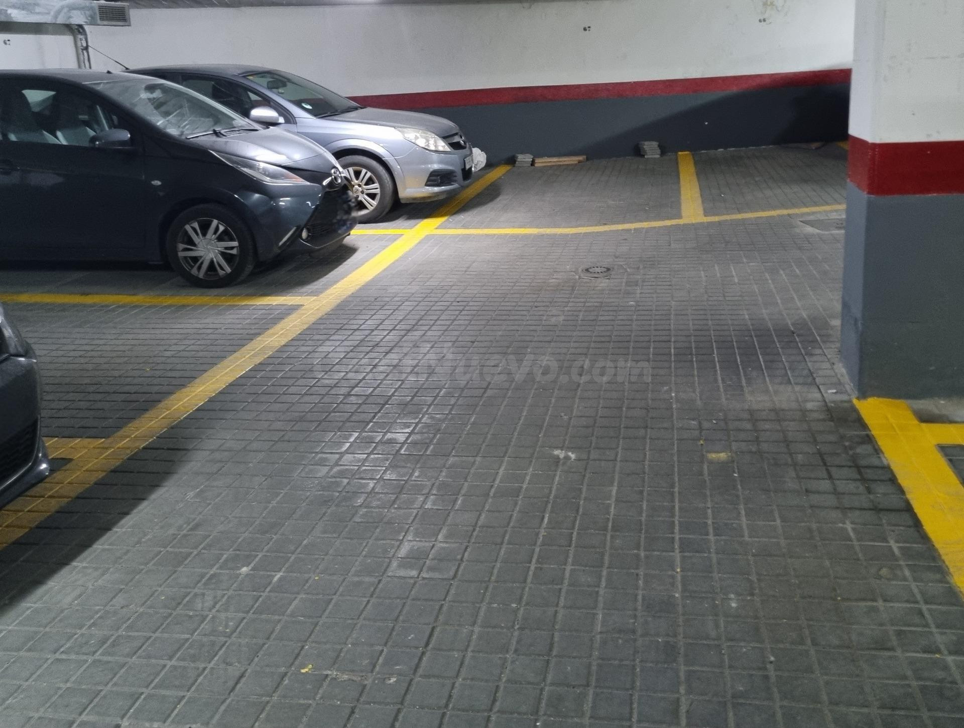 Plaza para coche mediano en San Vicente Ferrer - foto 3
