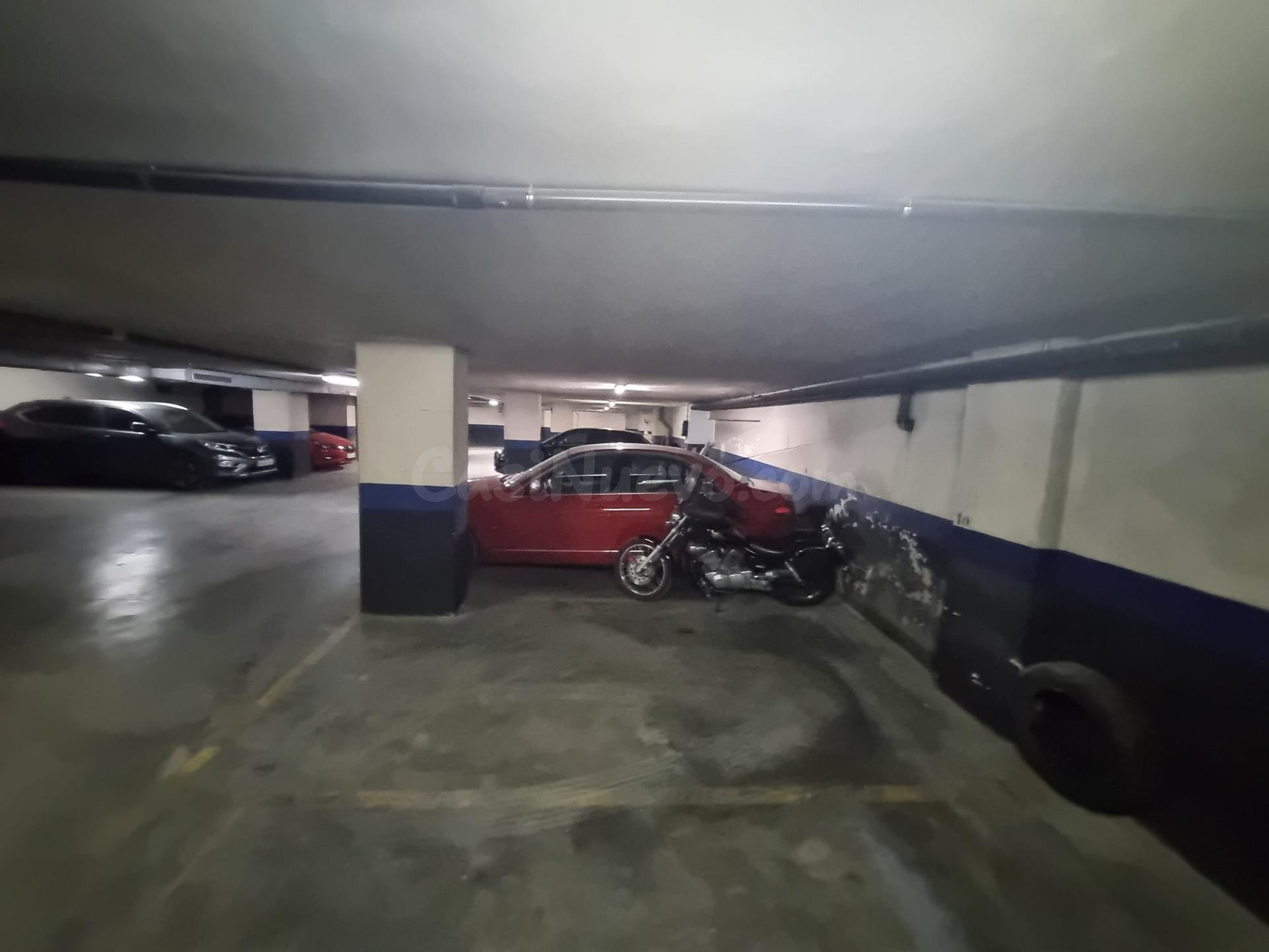 Garaje para coche mediano en Plaza España - foto 4