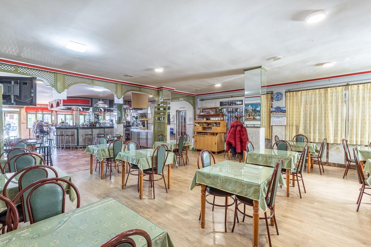 OPORTUNIDAD DE INVERSIÓN: RESTAURANTE EN FUNCIONAMIENTO + VI - foto 2