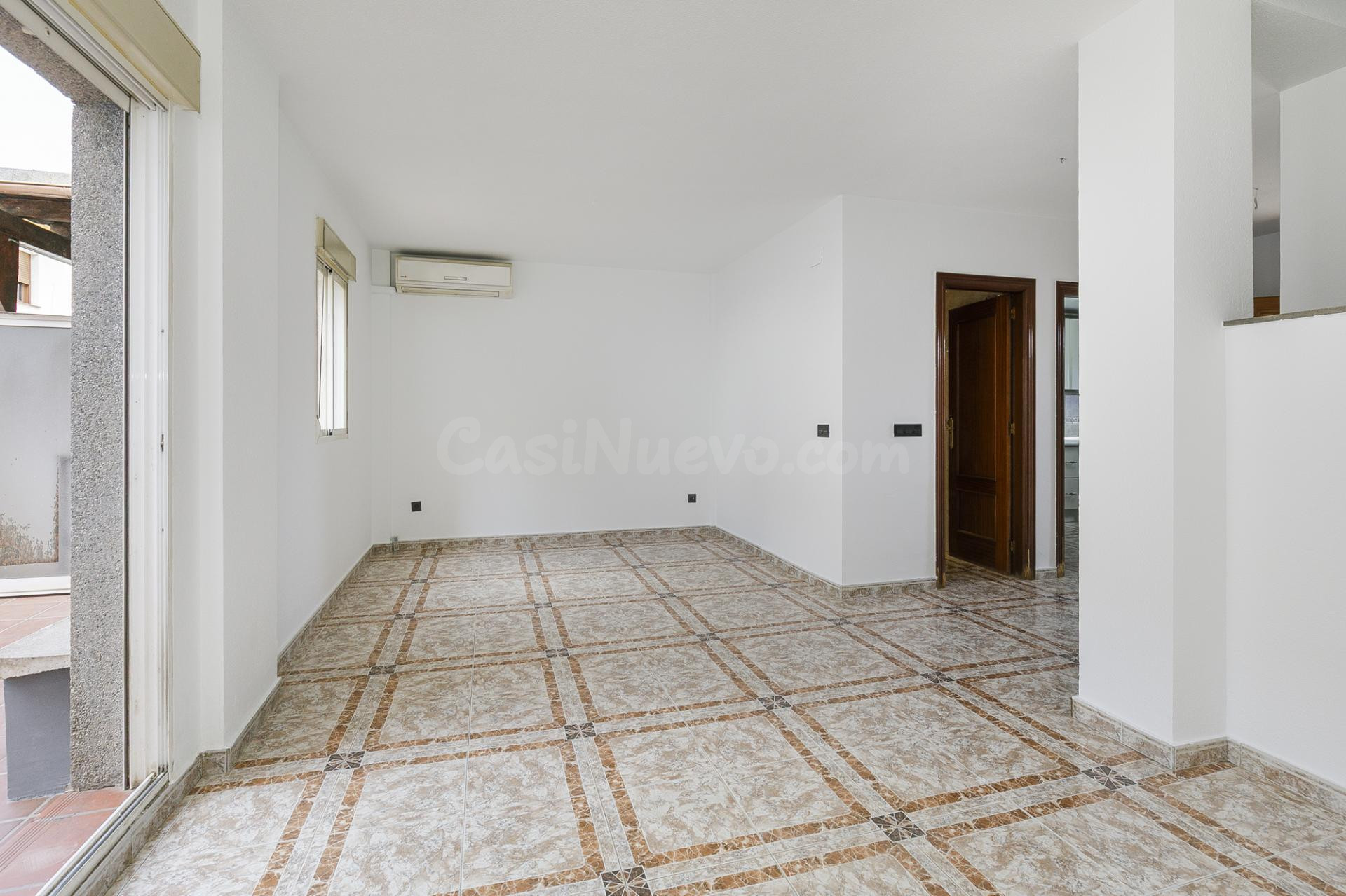 DÚPLEX EN VENTA EN OGIJARES – AMPLITUD, COMODIDAD Y ESPACIOS - foto 2