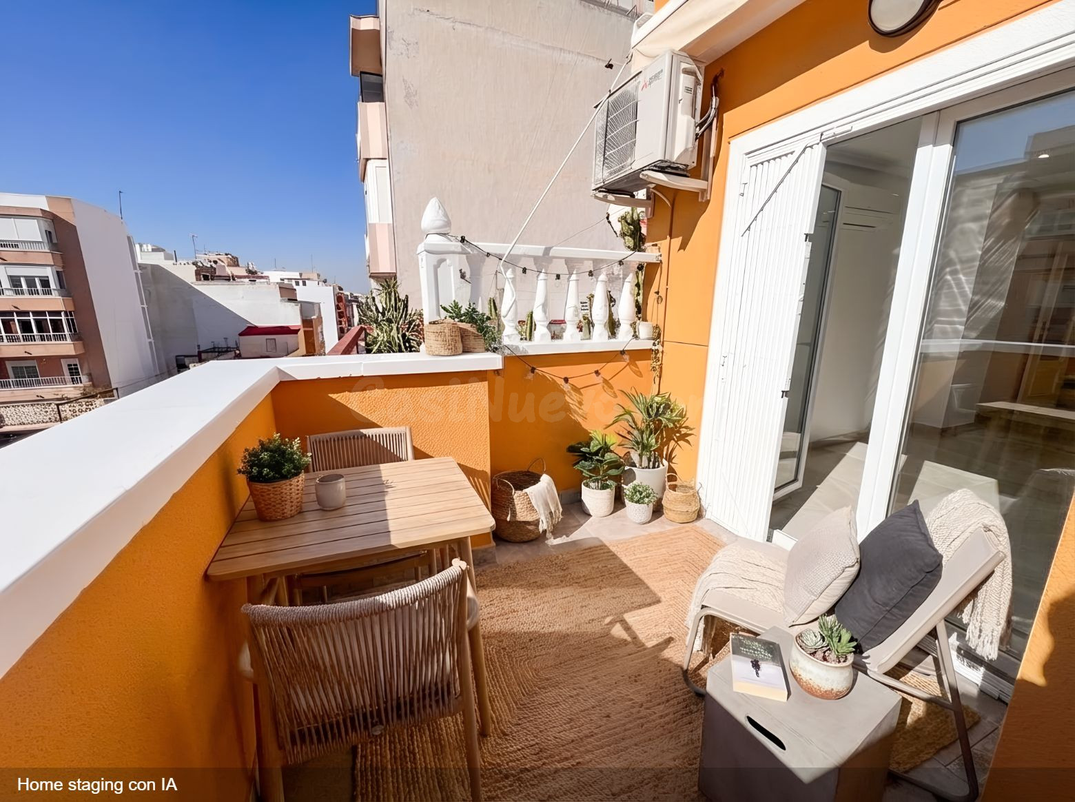 Ático reformado y céntrico con terraza orientada al sur y azotea privada. - foto 5